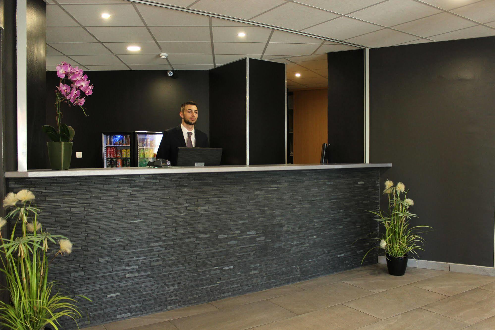 Wink Hotel Juvisy ภายนอก รูปภาพ
