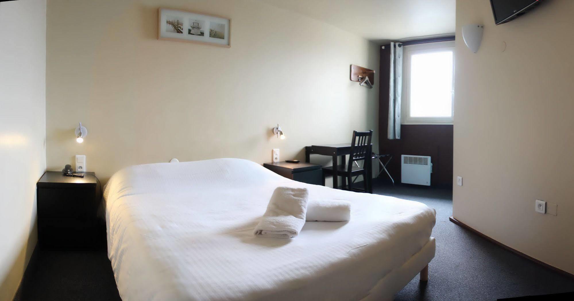 Wink Hotel Juvisy ภายนอก รูปภาพ
